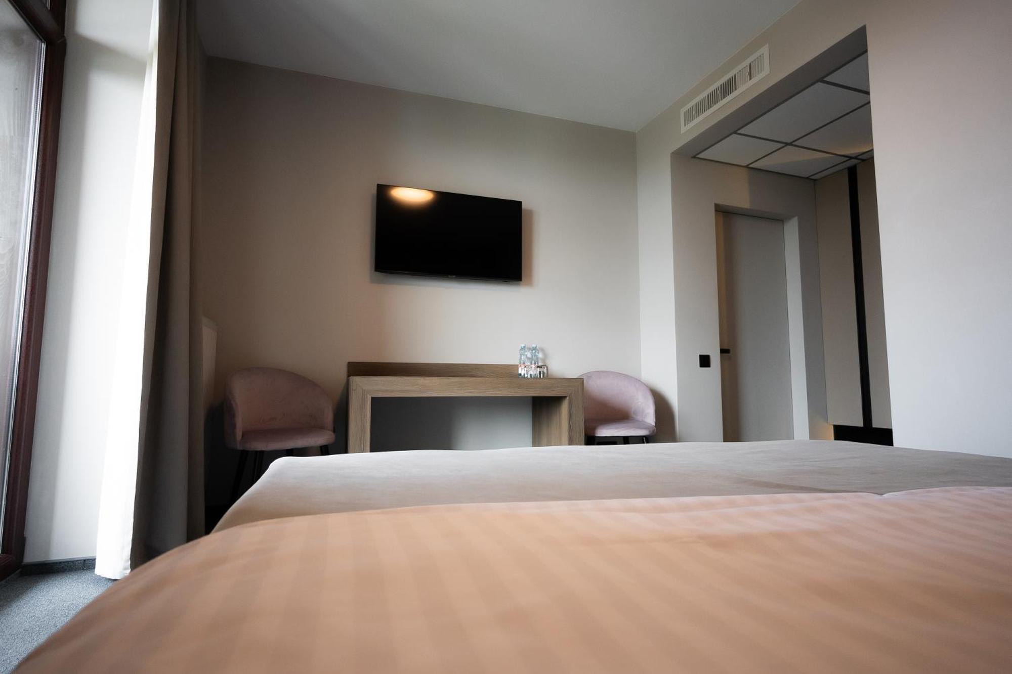 Zagorod Hotel Girka Polonka Экстерьер фото